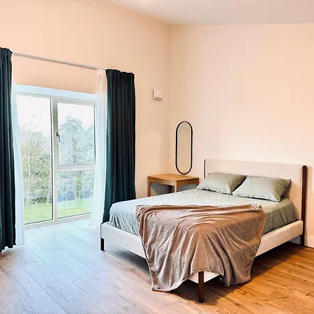 Parklands House Pensión Citywest